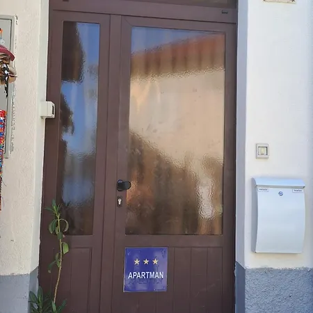 Ante Apartment *