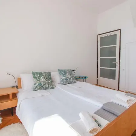 Ante Apartment